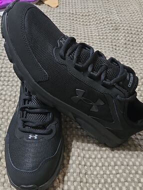 Under Armour Men's Black UA Charged Assert 9, Size 11,  Athletic Sneakers, NIB